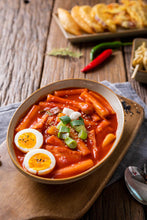 Load image into Gallery viewer, Ilpyeon Tteokssim Tteokbokki (Frozen) 일편떡심 떡볶이 (300g)