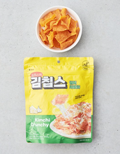 Load image into Gallery viewer, Kimchi Chip (Spicy / Garlic Butter) 김칩스 (매운맛/갈릭버터맛) (40g)