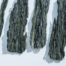 Load image into Gallery viewer, Traditional Seaweed 해녀가 인정한 전통 미역 (130g)