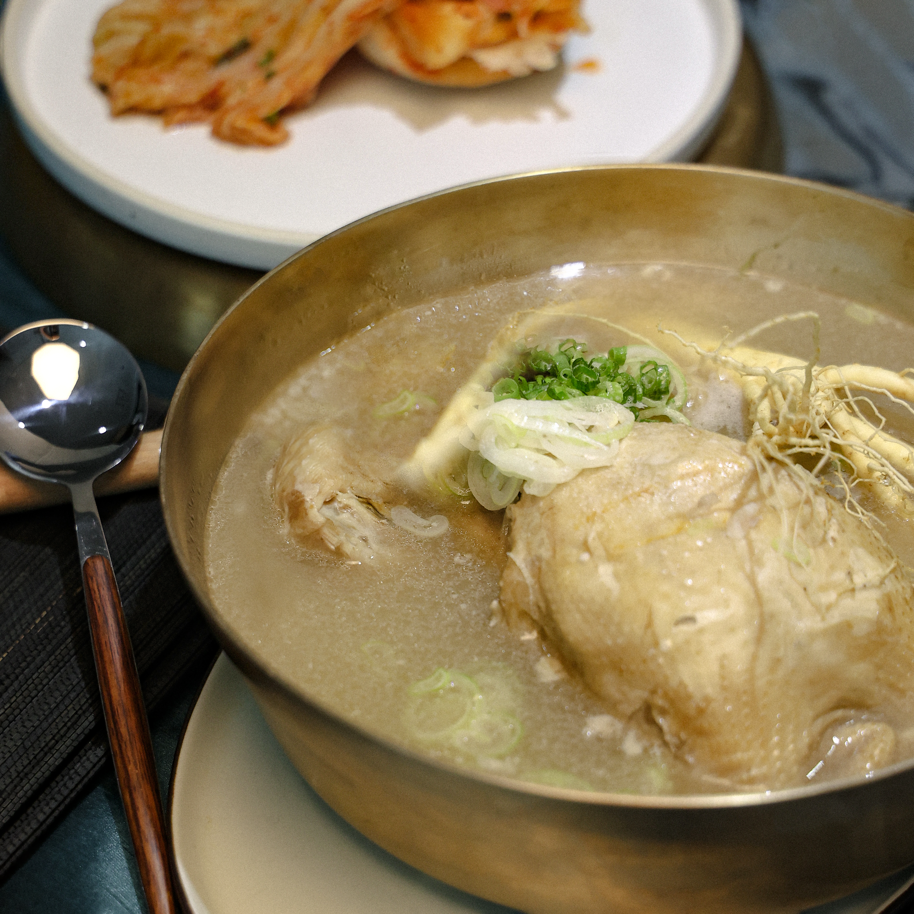 [Seoul Recipe] Upgraded Whole Chicken Soup (Korean chicken used) (Frozen) 삼계탕 (한국 하림 닭 사용) (냉동) (1-2ppl)