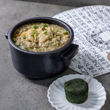 Load image into Gallery viewer, [Limited Special] [Seoul Recipe] Korean Maesaengi Seaweed Abalone Porridge 한국산 매생이 전복죽 (800g)
