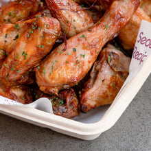 Load image into Gallery viewer, [Seoul Recipe] Oven Baked Whole KOREAN Chicken With Sweet &amp; Spicy Sauce 오븐 구이 치킨 (2-3ppl)
