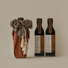 Load image into Gallery viewer, Chojeong Joseon Soy Sauce 초정 조선간장 (475ml)
