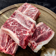 Load image into Gallery viewer, [Seoul Recipe] Canadian Beef Short Rib Block for Stew Or Braised (Frozen) 캐나다산 소 찜갈비 (냉동) (1kg)
