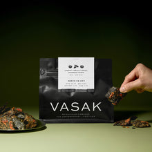 Load image into Gallery viewer, [VASAK] Cherry Tomato &amp; Basil Zipper Bag 방울토마토 바질 김부각 (50g)
