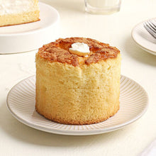 Load image into Gallery viewer, Cream Castella (Frozen) 디보트 생크림 카스테라 (냉동) (105g)

