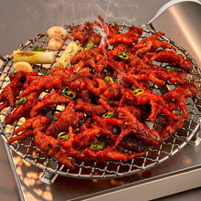 Load image into Gallery viewer, FavorEat Charcoal Grilled Boneless Chicken Feet (Mild / Spicy) 페이보잇 직화 무뼈 닭발 (보통맛 / 매운맛) (200g)
