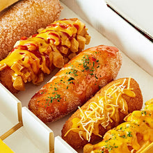 Load image into Gallery viewer, FavorEat Corn Dog (Sausage / Cheese) 페이보잇 핫도그 (크리스피 찰핫도그 / 통치즈 핫도그) (550g / 400g)
