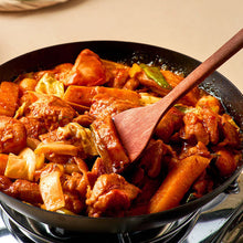 Load image into Gallery viewer, FavorEat Stir-fried Chicken Leg 페이보잇 나혼자 먹는 양념 닭갈비 (300g)
