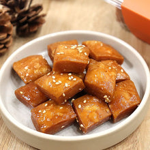 Load image into Gallery viewer, Pastry Korean Traditional Rice Cookie (Yakgwa) 페스츄리 약과 (200g)
