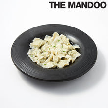 Load image into Gallery viewer, Hong Jin Kyung The Mandoo Fresh Chives Dumplings For Soup 홍진경 더만두 싱싱부추물만두 (360g)
