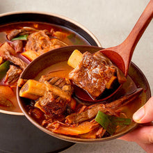 Load image into Gallery viewer, Goreun Beef Rib Soup 고른 진한 육갈탕 (700g)
