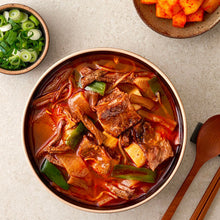 Load image into Gallery viewer, Goreun Beef Rib Soup 고른 진한 육갈탕 (700g)
