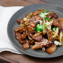 Load image into Gallery viewer, [Seoul Recipe] Charcoal Grilled Pork Belly with Leek 숯불 대파 삼겹살 (500g / 1kg)
