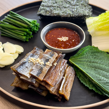 Load image into Gallery viewer, (Flash Menu⚡) [Seoul Recipe] Chewy Half-Dried Korean Sardine Set 쫀득 과메기 쌈 세트
