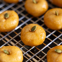 Load image into Gallery viewer, [Seoul Recipe] Homemade Korean Doughnut (Juak) 개성주악 (20pcs)
