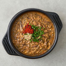 Load image into Gallery viewer, Jeju-style Spicy Bracken &amp; Beef Soup (Frozen) 고른 제주식 고사리 육개장 (냉동) (400g)
