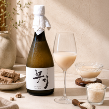 Load image into Gallery viewer, MUI Makgeolli Premium Rice Wine 무이 프리미엄 막걸리 (8%, 750ml)
