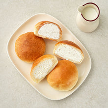 Load image into Gallery viewer, Milk Cream Bread (Frozen) 우유 생크림빵 (냉동) (110g)
