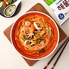 Load image into Gallery viewer, Myeonsarang Spicy Seafood Noodles 면사랑 해물짬뽕 (363g)
