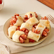 Load image into Gallery viewer, Octopus-like Rice Cake &amp; Sausage (Frozen) 문어 닮은 소떡 (냉동) (400g)
