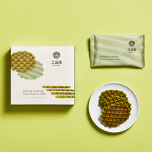 Load image into Gallery viewer, 👩🏻[10% OFF] Premium Green Tea Waffle 프리미엄 녹차와플 (72g)
