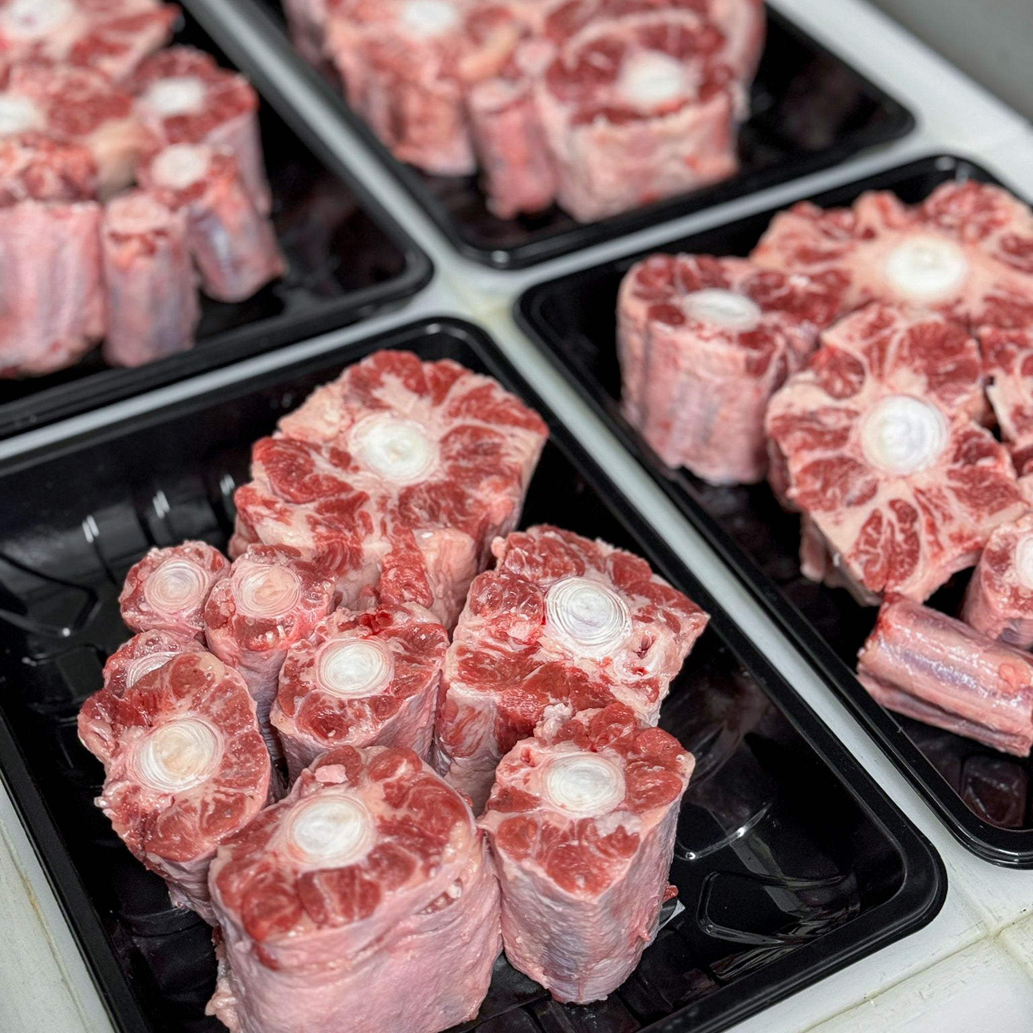[Seoul Recipe] Premium Wagyu Ox Tail (Frozen) 고급 소꼬리 (냉동) (1 kg)