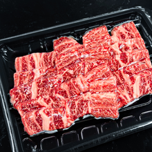 Load image into Gallery viewer, [Seoul Recipe ] 1++ Korean Beef Rib Eye For Grill 한우 구이용 등심 (250g / 300g)
