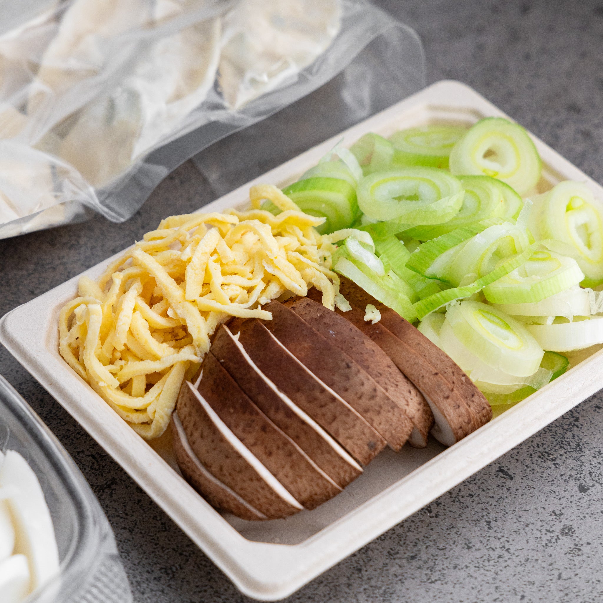 [Seoul Recipe] Rice Cake Dumpling Soup Meal Kit (2ppl) 떡만둣국 밀키트 (2인분)