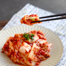 Load image into Gallery viewer, [Seoul Recipe] Cabbage Kimchi  배추김치 (200g / 500g)
