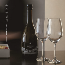 Load image into Gallery viewer, Bukchon Rice Wine 북촌 막걸리 (8%, 750ml)
