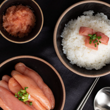 Load image into Gallery viewer, Omani Seasoned White Pollack Roe (Frozen) 오마니 백명란젓 (냉동) (200g)
