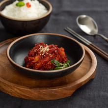 Load image into Gallery viewer, Omani Salted &amp; Seasoned Pollack Slice (Frozen) 오마니 명태회 (냉동) (200g)
