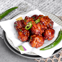 Load image into Gallery viewer, [Seoul Recipe] Spicy Volcano Chicken Bite🌶️🌶️  볼케이노 닭강정🌶️🌶️ (15pcs / 30pcs)
