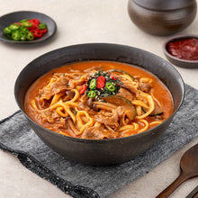 Load image into Gallery viewer, Spicy Beef Fresh Noodles Kalguksu (Frozen) 고기 듬뿍 장칼국수 (냉동) (922g, 2ppl)
