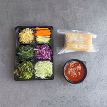 Load image into Gallery viewer, [Seoul Recipe] Spicy Cold Noodles Meal Kit 매콤달콤 쫄면 밀키트 (2ppl)
