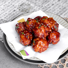 Load image into Gallery viewer, [Seoul Recipe] Spicy Volcano Chicken Bite🌶️🌶️  볼케이노 닭강정🌶️🌶️ (15pcs / 30pcs)

