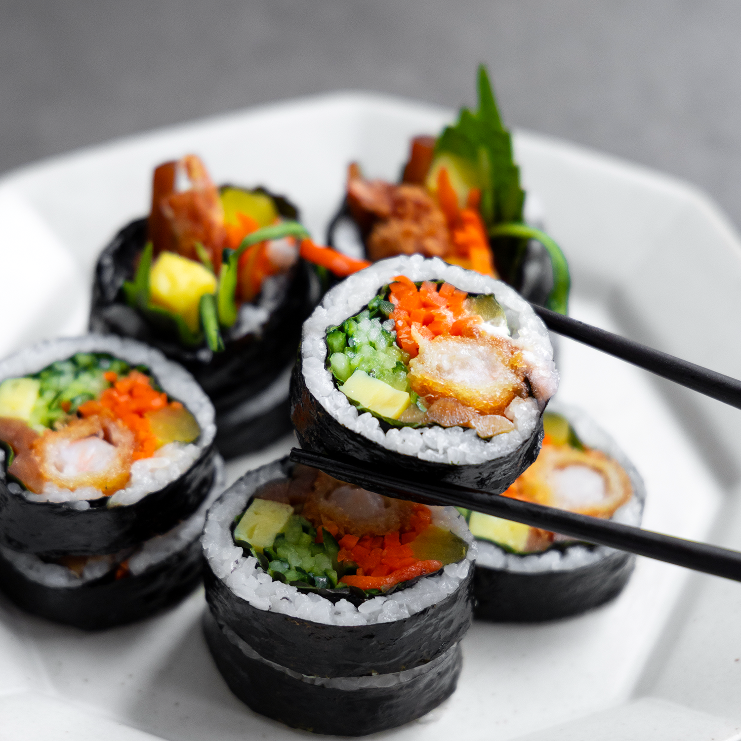 [Seoul Recipe] Tempura Gimbap (2 rolls) 통새우 튀김 김밥 (2줄)