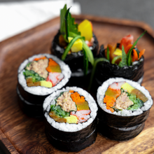 Load image into Gallery viewer, [Seoul Recipe] Tuna Crabmeat Gimbap (2 rolls) 참치 맛살 김밥 (2줄)
