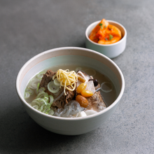 Load image into Gallery viewer, [Seoul Recipe] Upgraded Beef Short Rib Galbi Soup &amp; Radish Kimchi 영양 갈비탕 &amp; 석박지 (1-2 ppl) (Copy)

