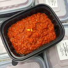 Load image into Gallery viewer, [Seoul Recipe] Fried Pork Jowl Gochujang Sauce (Frozen) 만능 항정 볶음 고추장 (500g)
