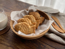 Load image into Gallery viewer, Gourmet Gongbang fish shaped bun with red bean and milk
