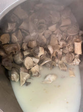 Load image into Gallery viewer, [Seoul Recipe] OX Bone Soup with Pink Himalayan Salt 설렁탕 (800g)
