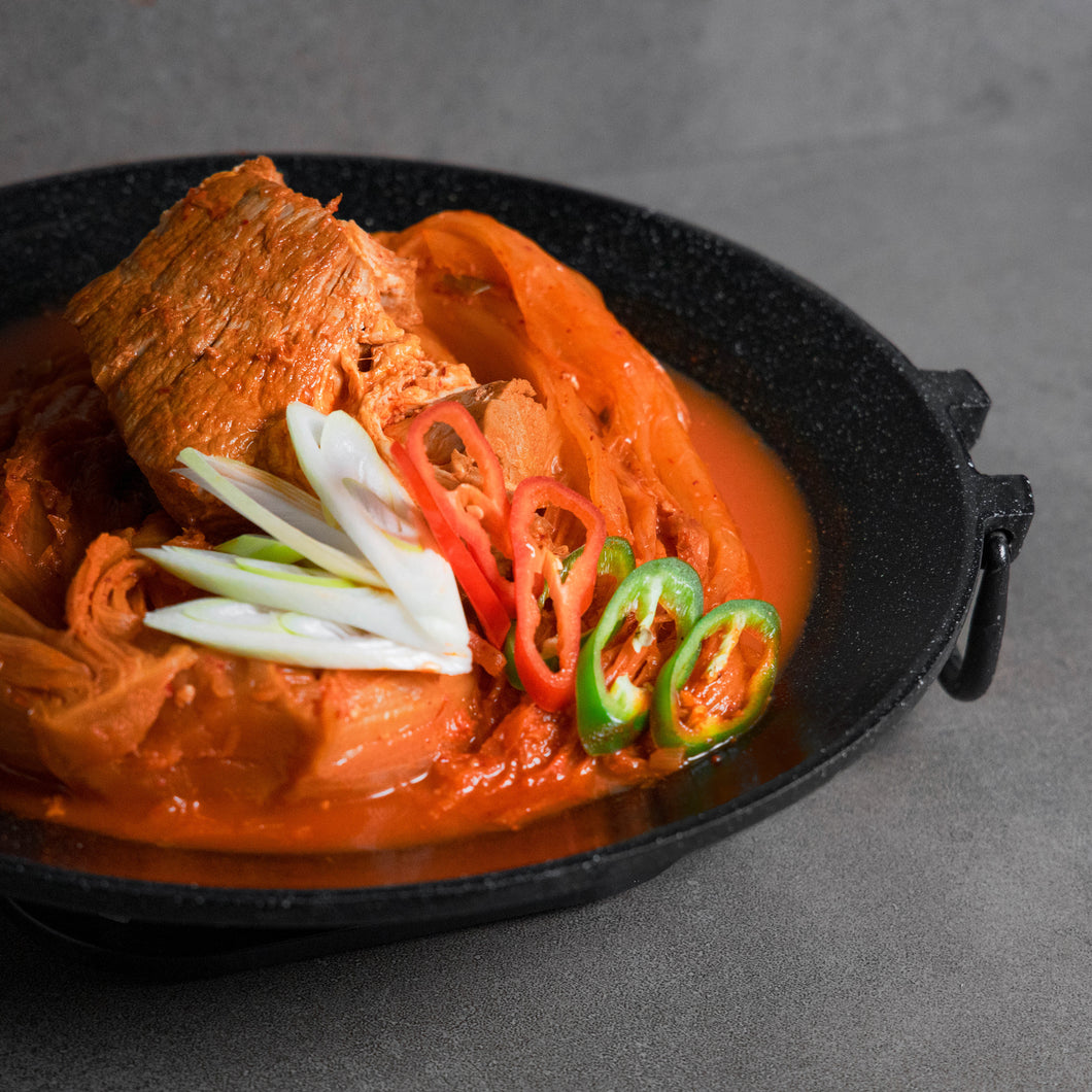 [Seoul Recipe] Braised Pork Neck with Fermented Kimchi(3-4 servings) 목살 묵은지 찜(3-4인분)