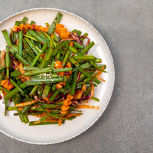 Load image into Gallery viewer, [Seoul Recipe] Korean Spicy Chive Salad 매콤 부추 샐러드 (300g)
