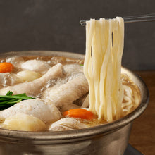 Load image into Gallery viewer, Dongdaemun-style Chicken Soup With Fresh Noodles (2 portion, Frozen) 동대문식 닭한마리 칼국수 (2인분, 1.43kg)
