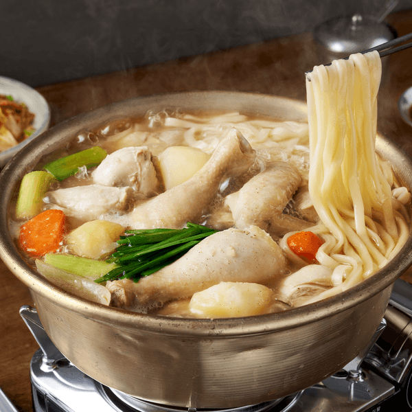 Dongdaemun-style Chicken Soup With Fresh Noodles (2 portion, Frozen) 동대문식 닭한마리 칼국수 (2인분, 1.43kg)