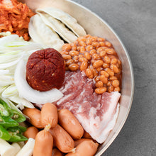 Load image into Gallery viewer, [Seoul Recipe] Budae Jjigae Army Stew Meal Kit 부대찌개 밀키트
