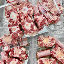 Load image into Gallery viewer, [Seoul Recipe] Premium Wagyu Australian Ox Tail (Frozen) 호주산 고급 소꼬리 (냉동) (1.2kg)

